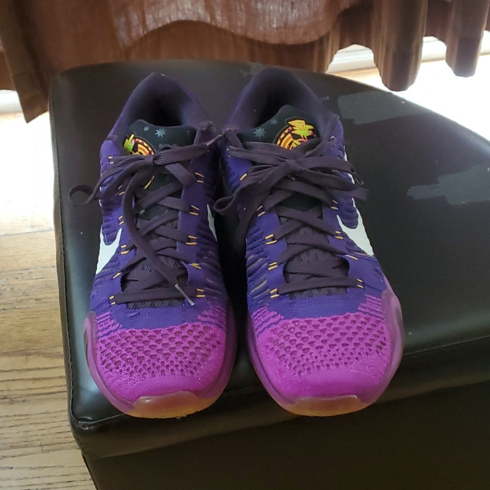NIKE KOBE 10 ELITE LOW BASKETBALL SNEAKER SZ 10.5